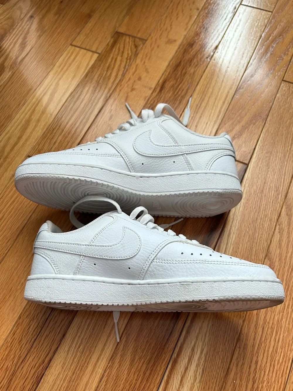 Nike women’s court